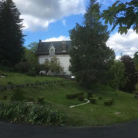 Haras De La Cere Et Ses Chevaux Nyaraló Polminhac